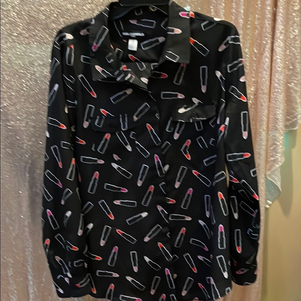 Karl Lagerfeld Black blouse with Red and White Lipstick Motif NWOT